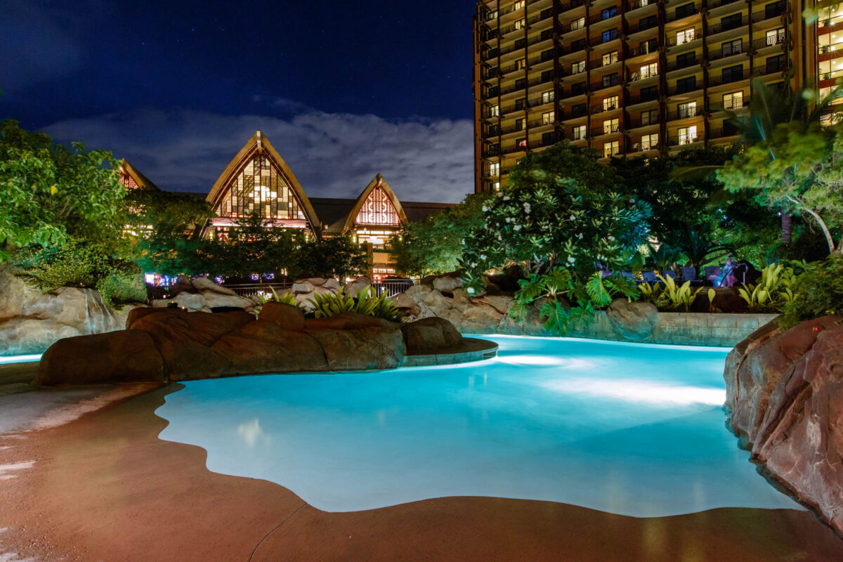 aulani-waikolohe-stream-night-130913-2153